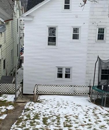 Building Photo - 242 S Walnut St