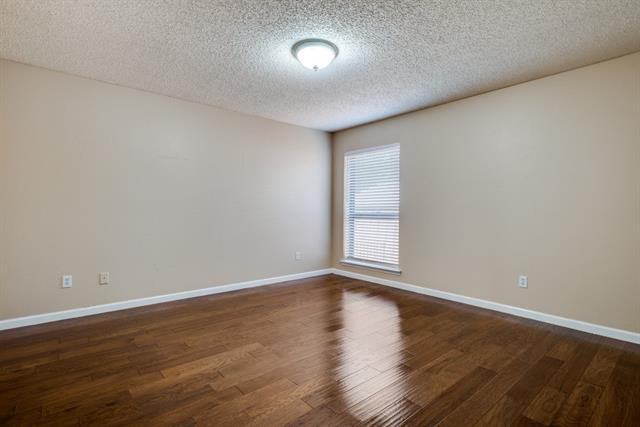 Building Photo - 2625 Briar Hill Dr