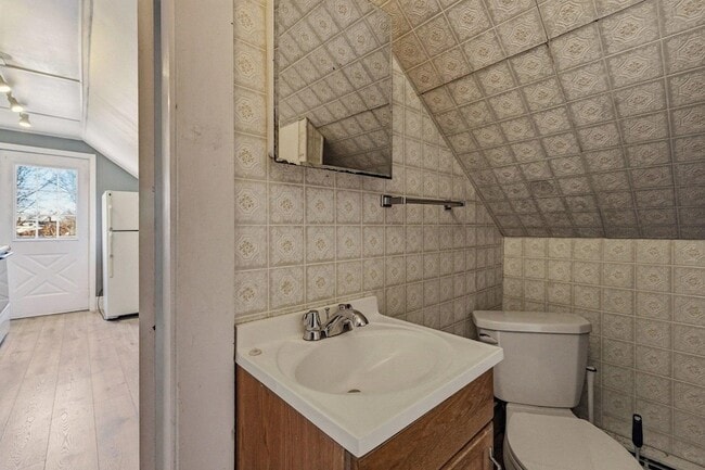 Building Photo - 514 Middle Street