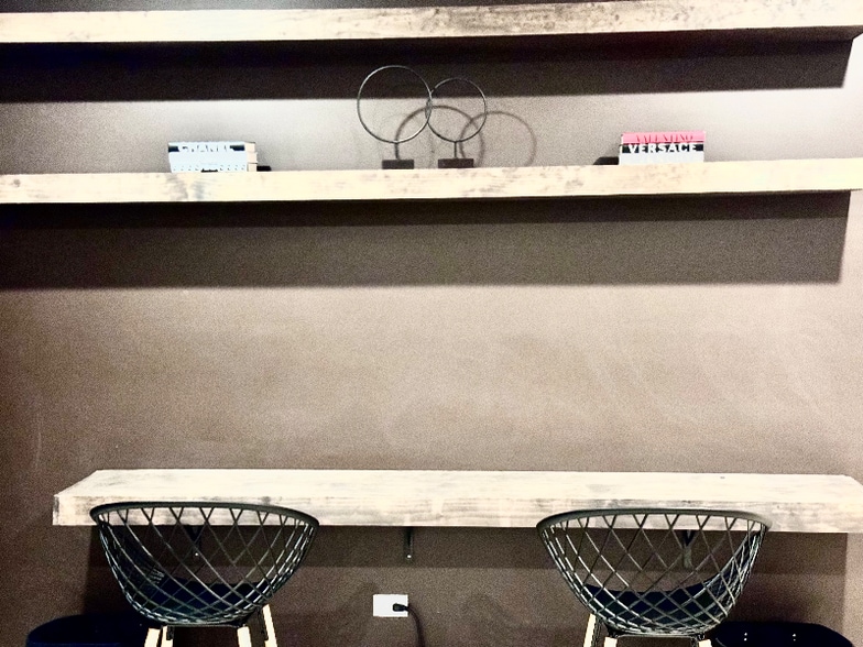 Building Photo - 1018 S May St