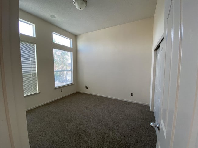 Building Photo - 12564 Western Gull Dr