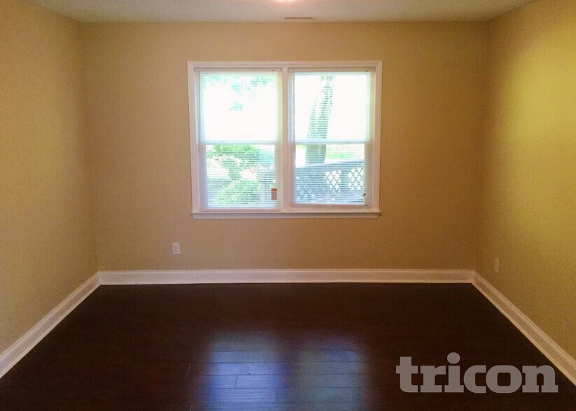 Building Photo - 7111 Amarillo Dr