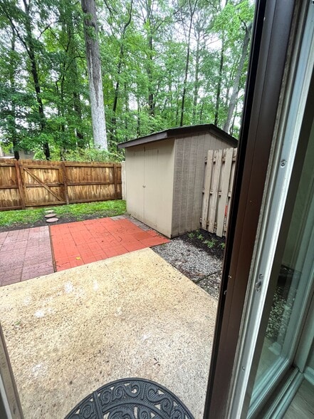 Backyard and Shed - 1035 Willow Green Dr