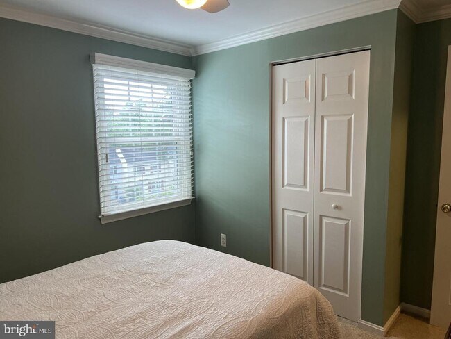 Building Photo - 9015 Piney Grove Dr