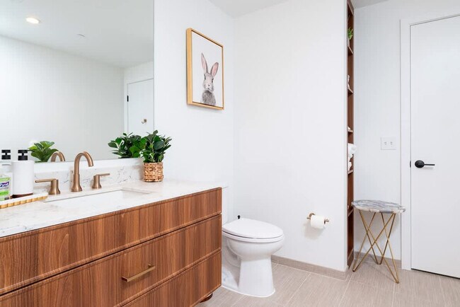 Building Photo - 212 Stuart St