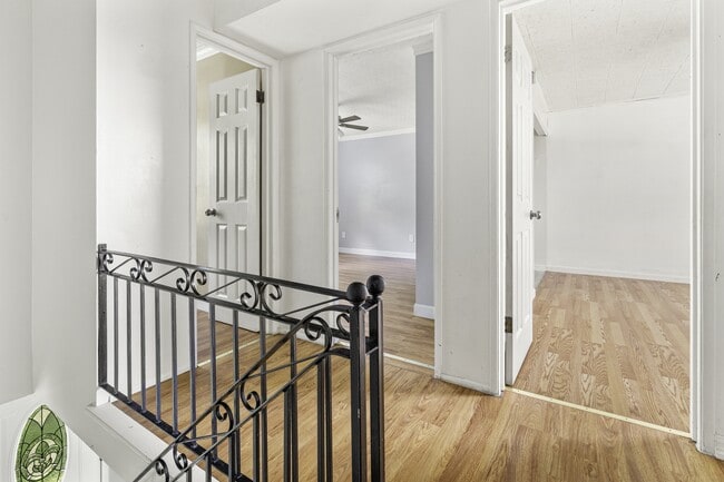 Building Photo - 421 Holy Cross Pl