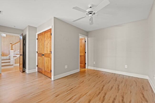 Building Photo - Mingo