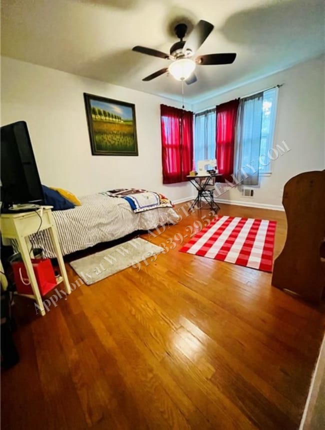 Building Photo - Charming 3 Bed 2 Bath Home-Coming SOON!
