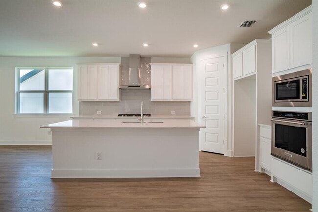 Building Photo - 4612 Modena Bay Bend