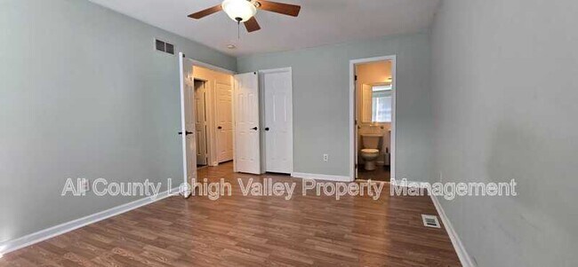 Building Photo - 5634 Grace Ave