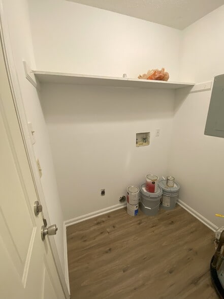 Building Photo - 8625 Leatherwood Trl