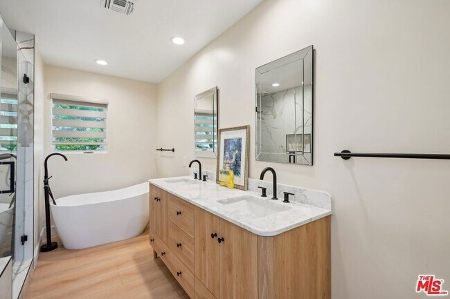 Building Photo - 5131 Campo Rd