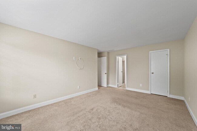 Building Photo - 722 Sedgewick Ct