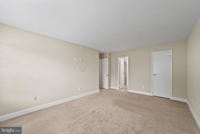 Building Photo - 722 Sedgewick Ct