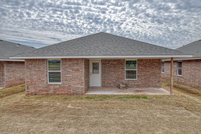 Building Photo - New Construction in Varenna Landing! Storm...