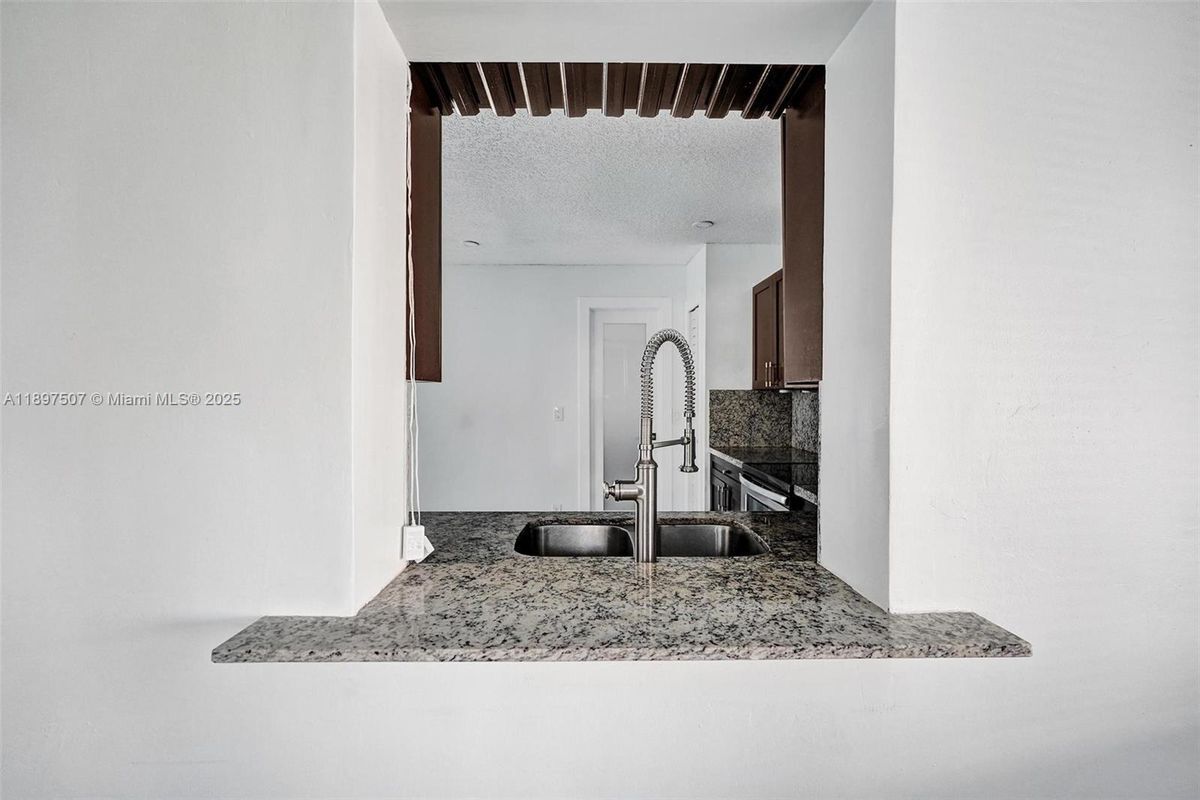 Building Photo - 8105 SW 10th St