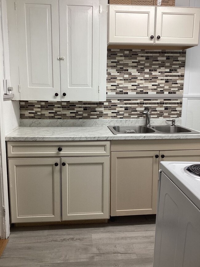 Building Photo - 248-250 E. Main St