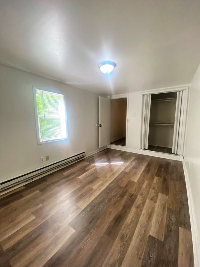 Building Photo - Chatham