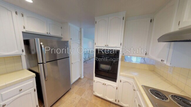 Building Photo - 4476 33rd Pl
