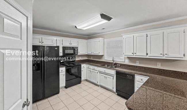 Building Photo - 2901 Old Well Ln