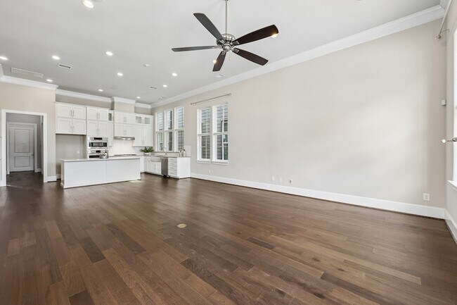 Building Photo - 708 Wooster Ln