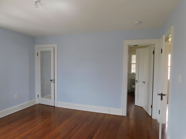 Building Photo - Fantastic mix of charm and updates!