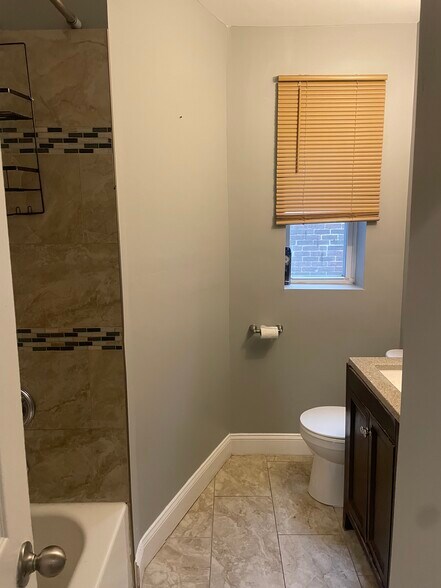 Building Photo - 102 Denison St