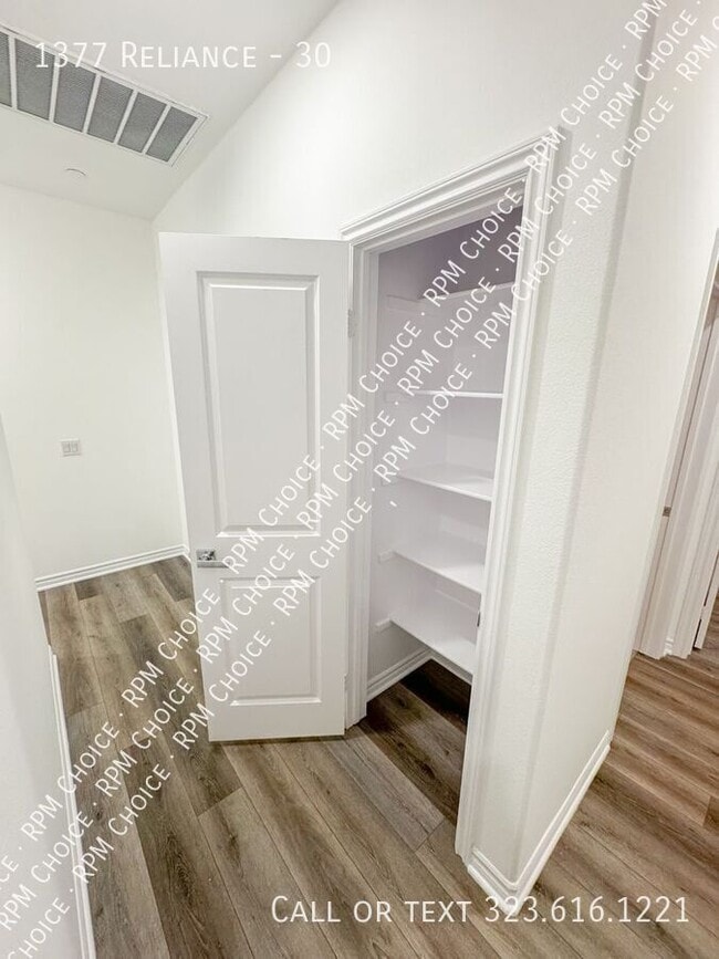 Building Photo - 1377 Reliance-30