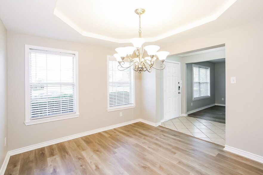 Building Photo - 9032 Wild Rose Ln