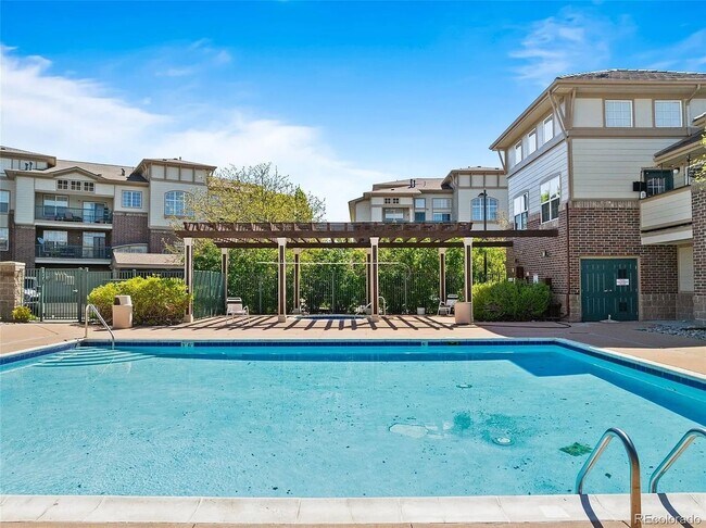 Building Photo - Spacious 2BR Condo convenient to DTC, Auro...