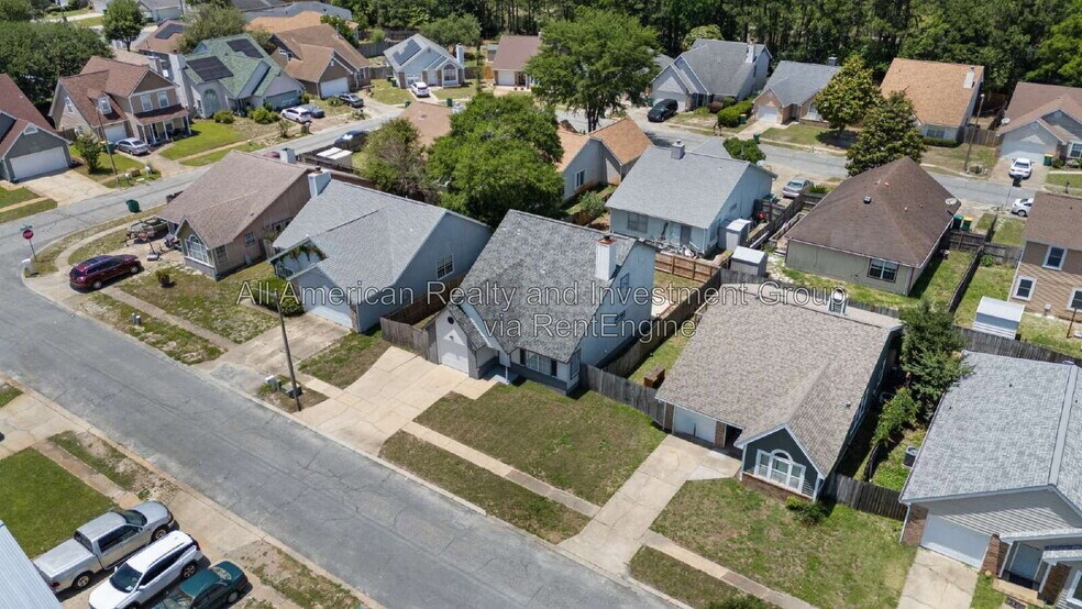 Building Photo - 608 Drakes Landing