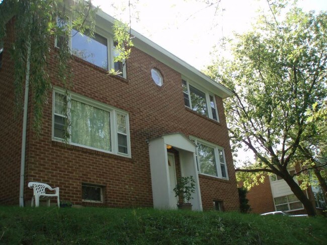 Building Photo - 922 Melvin Court # 4 (Avail May 1)