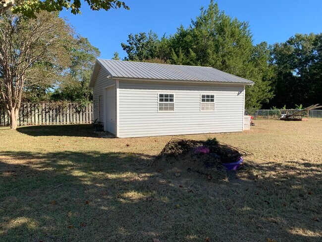 Building Photo - 855 Rossi Cir