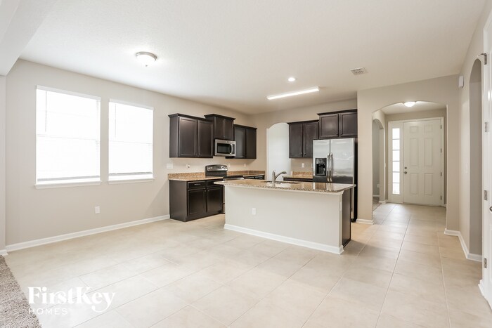 Building Photo - 1532 Oldenburg Dr