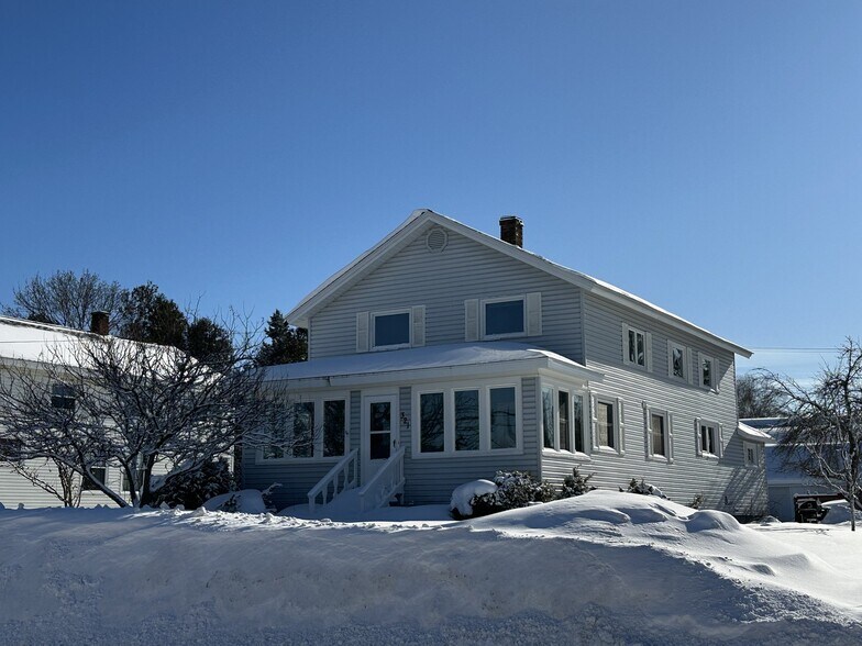 Building Photo - 321 W Mcmillan Ave