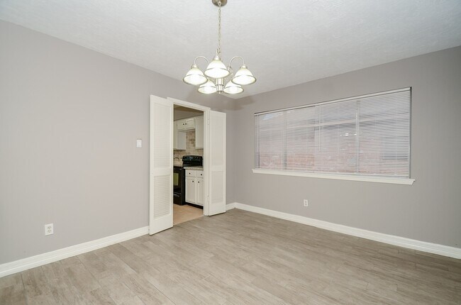 Building Photo - 8319 Bird Run Dr