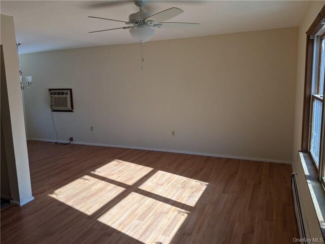 Building Photo - 8 Tanglewood Park Dr