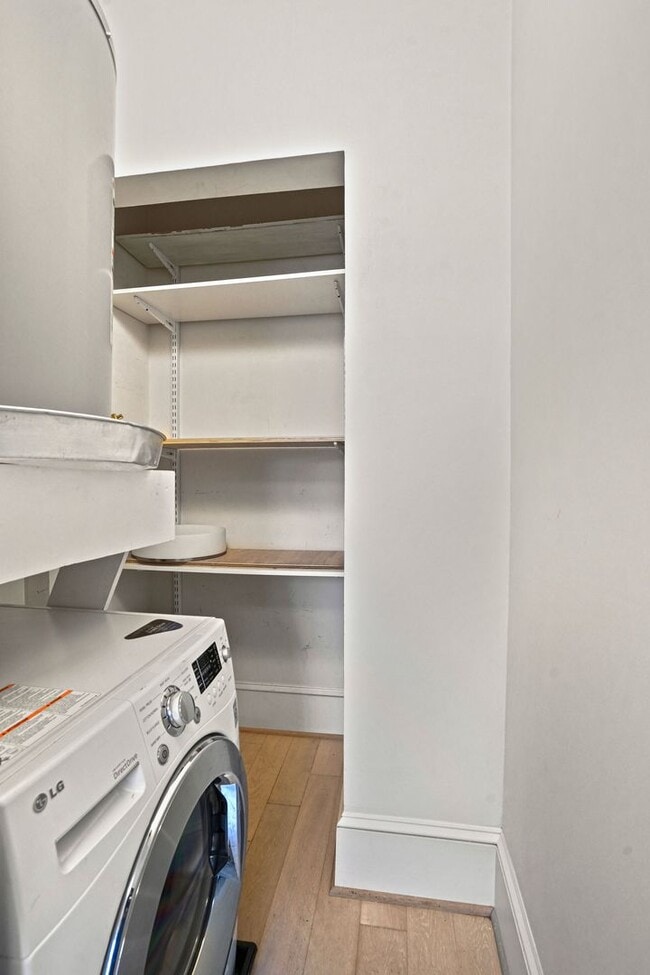 Building Photo - Bright Two-Bedroom in Columbia Heights | Pet frienldy!