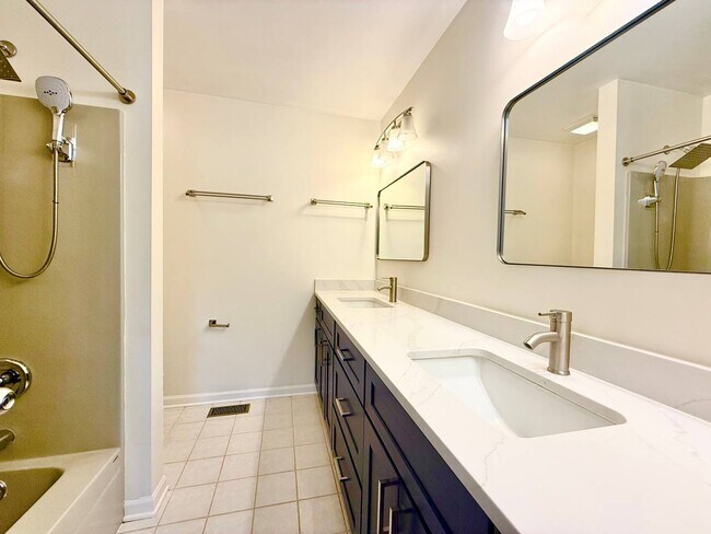 Building Photo - 2825 Tory Ct