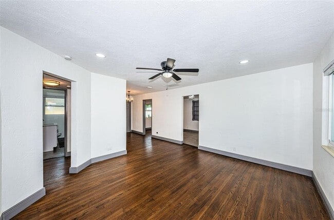 Building Photo - 618 40th Ave N