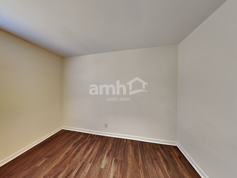 Building Photo - 6337 Willow Oak Dr