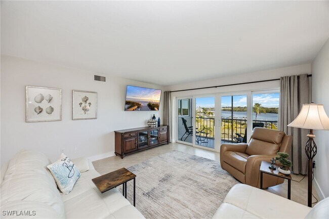 Building Photo - 309 Goodlette-Frank Rd