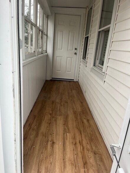 Building Photo - 450 Islington St