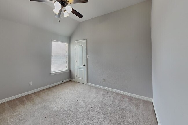 Building Photo - 601 Green Pointe Dr