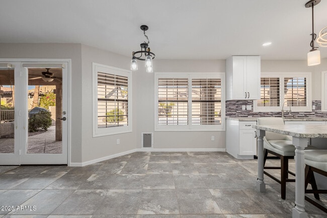 Building Photo - 16809 S 33rd Way