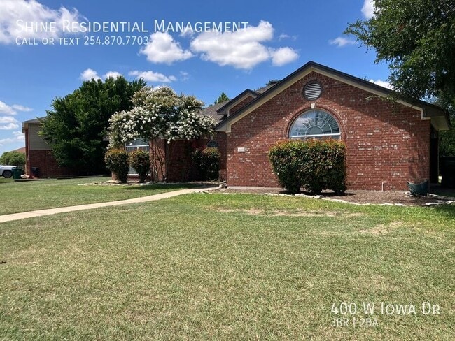 Building Photo - 400 W Iowa Dr