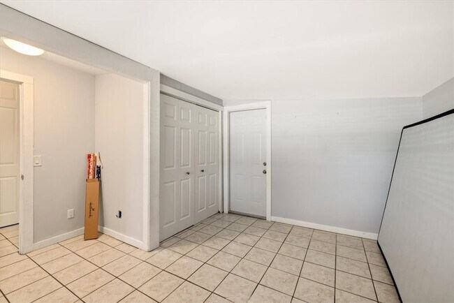 Building Photo - 145 18th Ave