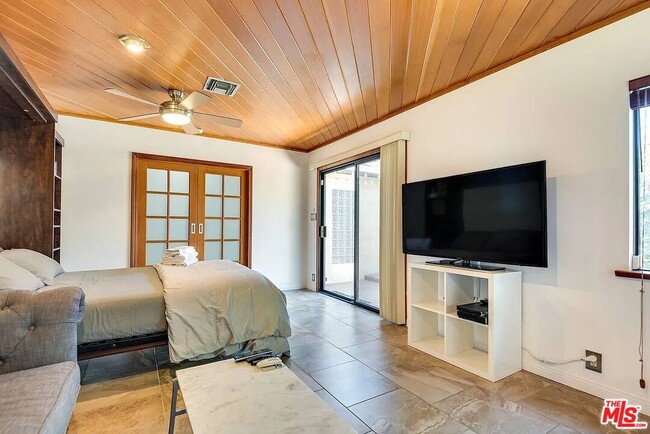 Building Photo - 16913 Bassett St