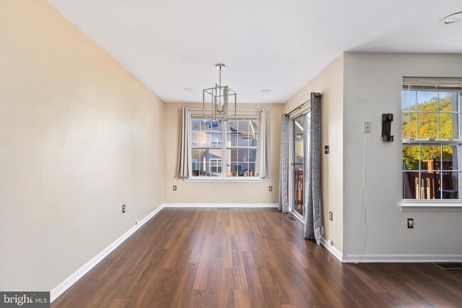 Building Photo - 3343 Cape May Ct