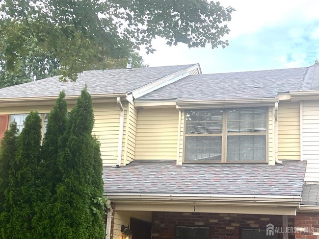 Building Photo - 18 Adams Ct